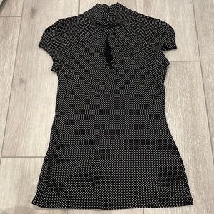 EXPRESS turtleneck keyhole polka dot shirt